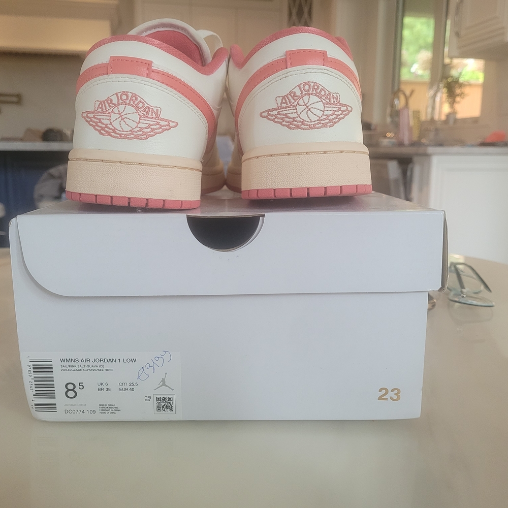 Nike Air Jordan 1 Low Pink White Cream Sneakers Women’s Size 8.5
